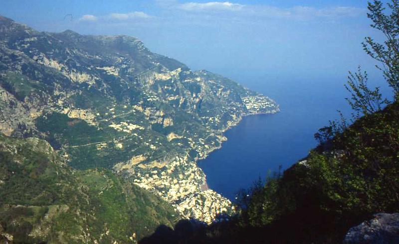 257-Dal Monte Comune,Positano e Vettica di Praiano,aprile 1990.jpg